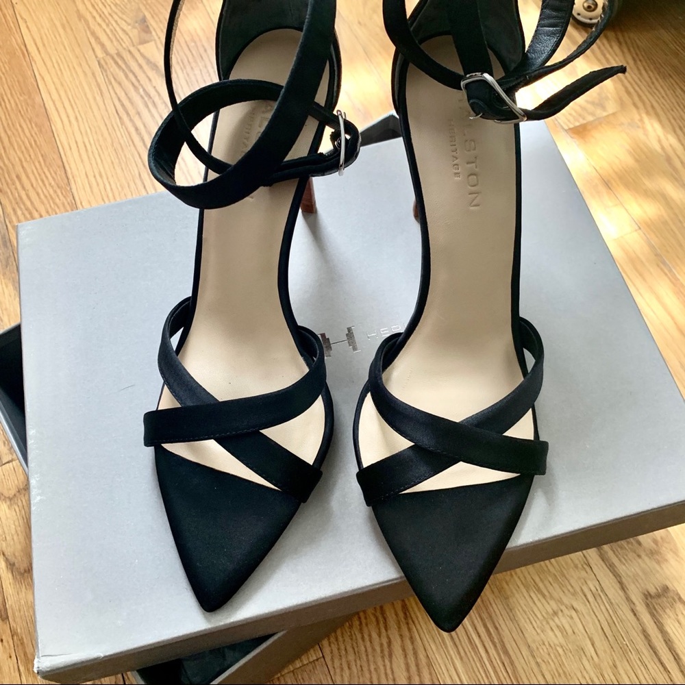 NIB Halston Heritage Nala Classic Black Heel